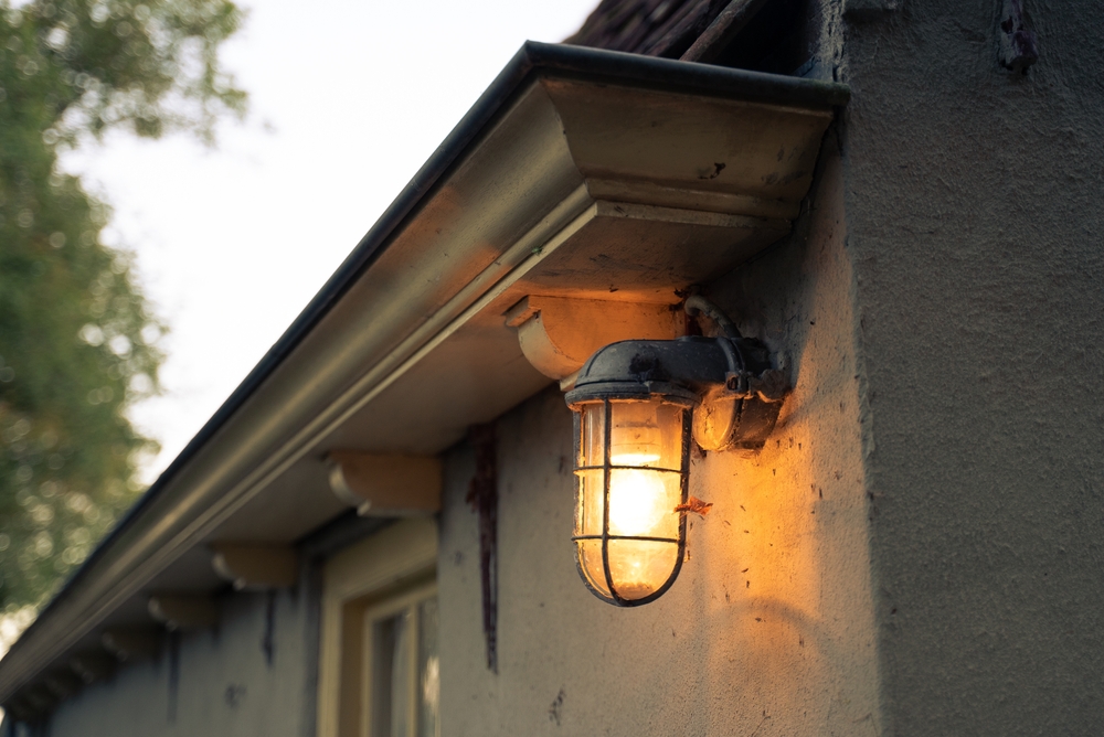 Choisir le bon éclairage pour une façade avec des luminaires